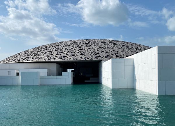 10 Must-Visit Places in Abu Dhabi