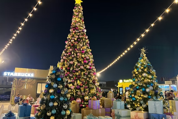 Meet Santa Claus Dubai