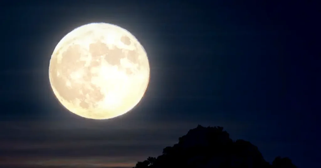 UAE Last Full Moon 2025 – Where and How to See it Tonight UAE last Full Moon 2025